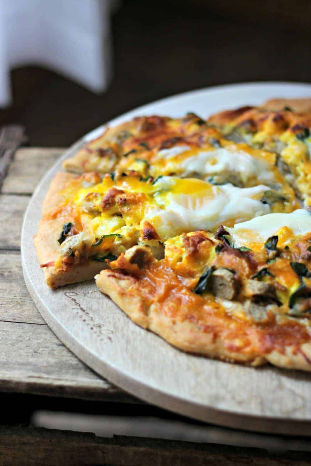 Sausage Gravy Breakfast Pizza