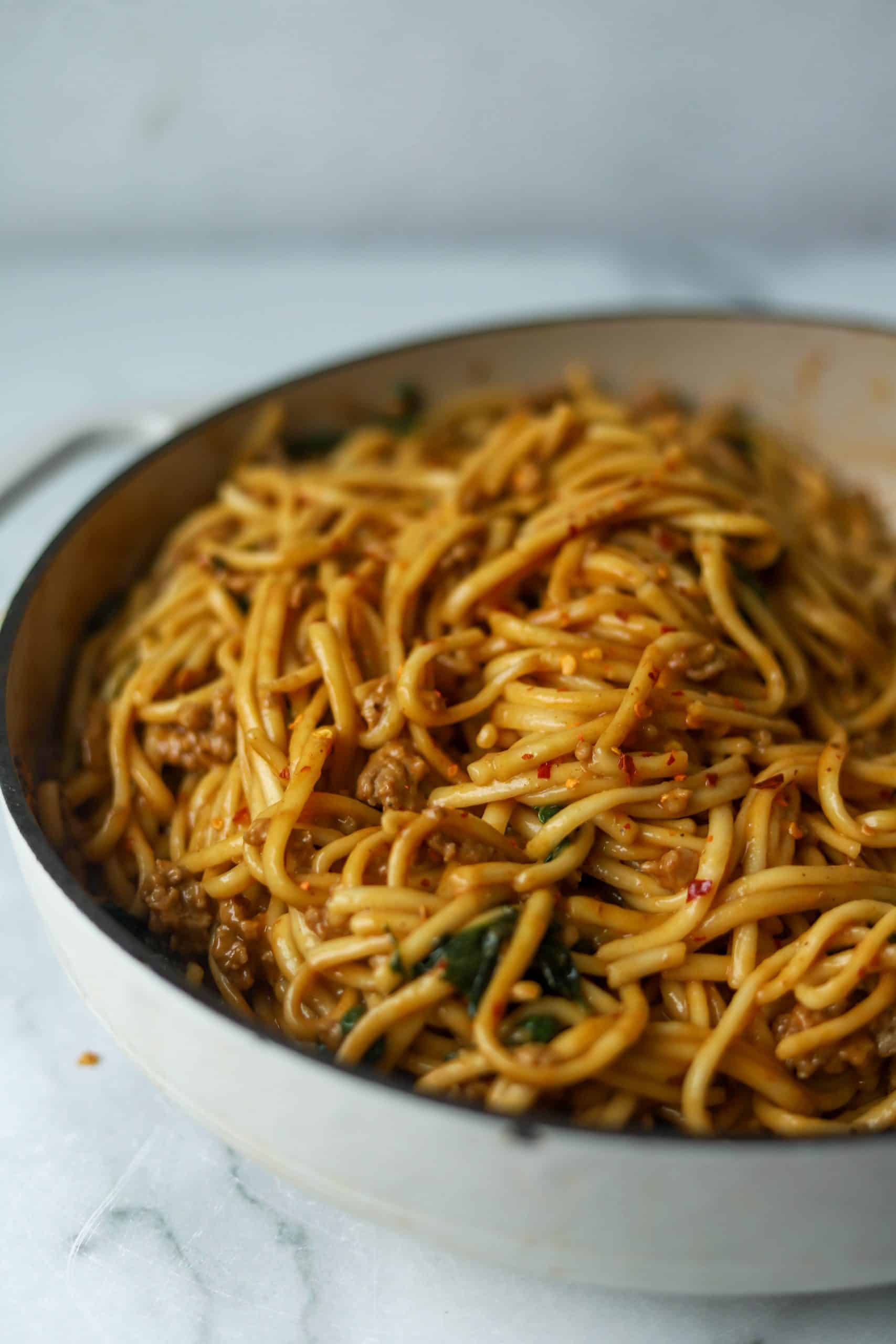 Spicy konjac (spaghetti) with sesame sauce